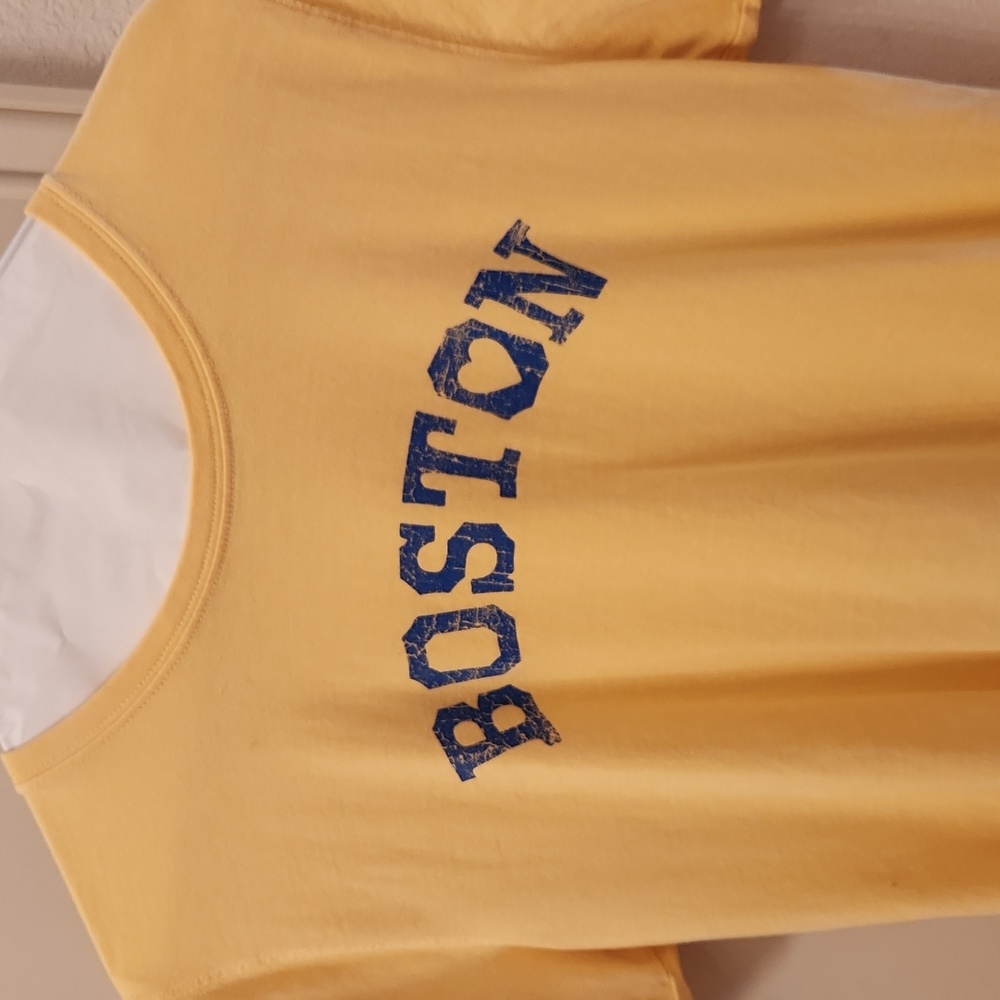 2013 Boston marathon Life is Good shirt.  Limited Edition